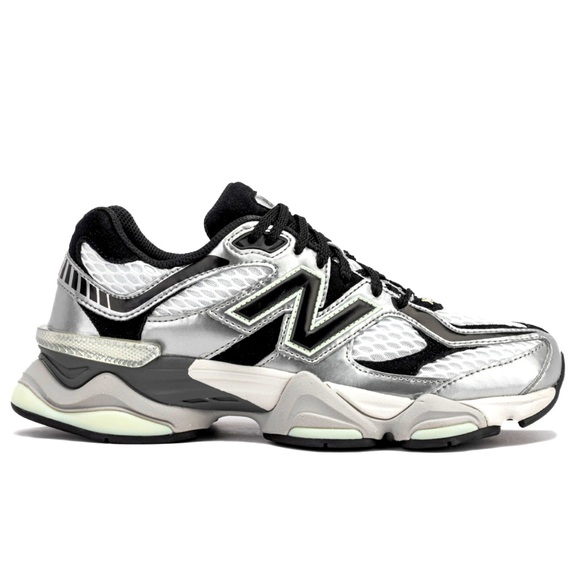 🪙📎 NEW BALANCE 9060 METALLIC SILVER GLOW IN THE DARK 🪙📎 - Picture 2 of 5